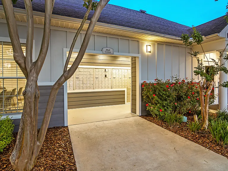 Avalon Apartment Homes — Photo 19