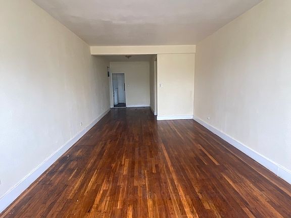 2nd image of 50 Kenilworth Pl APT 2F