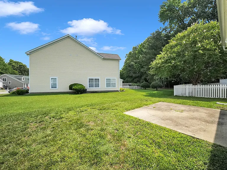 408 Holmes Blvd — Photo 54