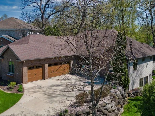 1801 Maplecrest Dr, Verona, WI 53593