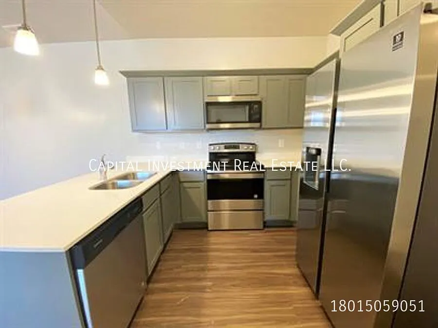 3 bed, 2.0 bath, 1300 sqft, $1,750 — Photo 4