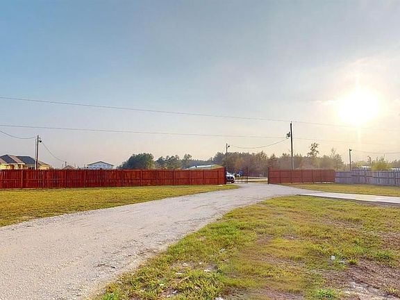 2nd image of 605 & 617 County Road 3558