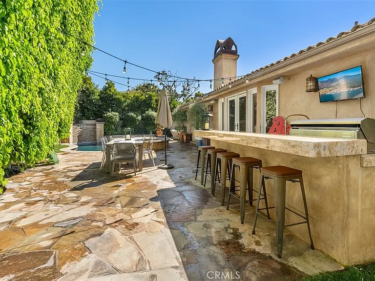 600 Cliff Dr — Photo 50