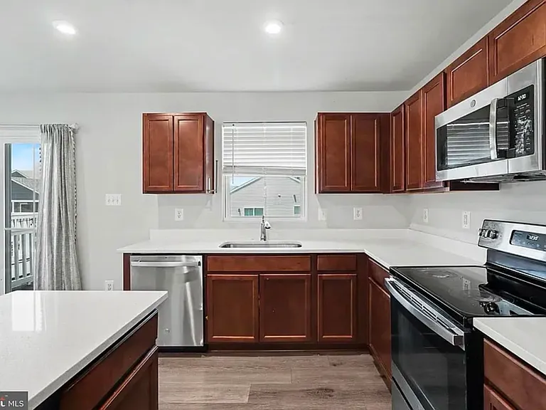 18222 Capital Ct — Photo 3
