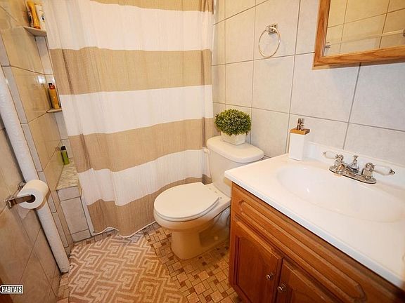 3rd image of 31-15 34th St #1A