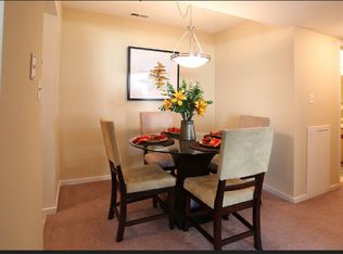 1214 Valley Stream Dr, Newark, DE 19702