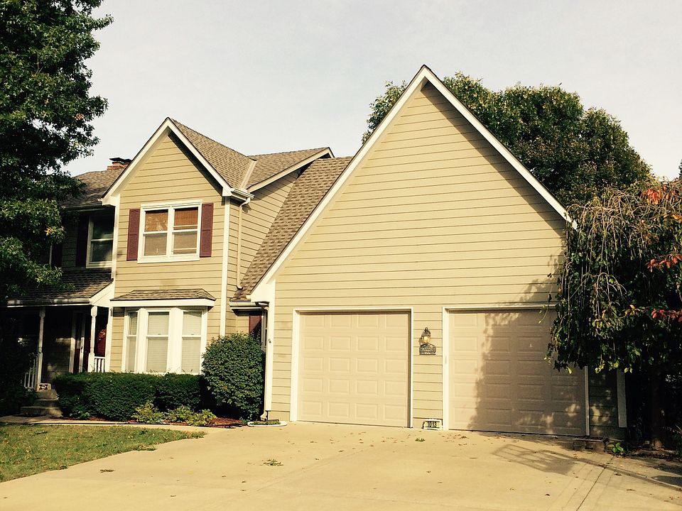 1st image of 1013 SE Oak Hill Dr