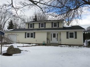 11 Picturesque Dr, Rochester, NY 14616