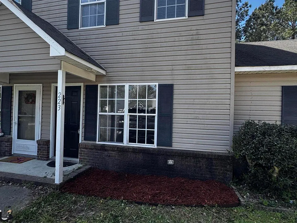223 Mesa Ln