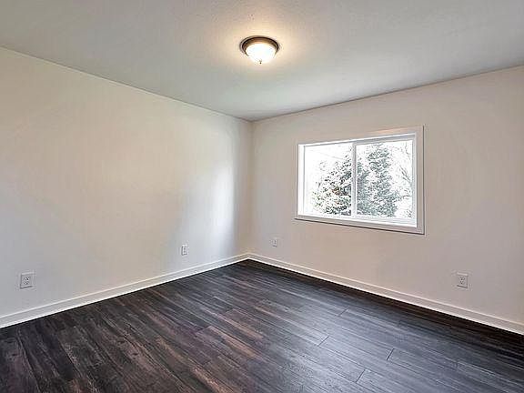 2nd image of 120422 14th Ave NE