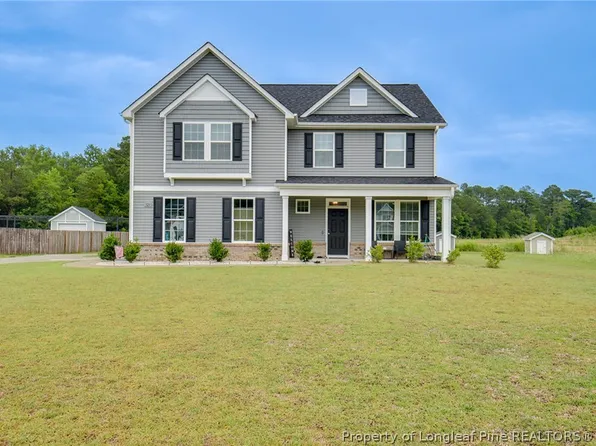 321 Gadson Dr, Hope Mills, NC 28348