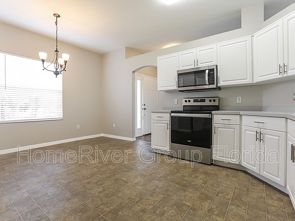 5th image of 5300 Newcastle St
