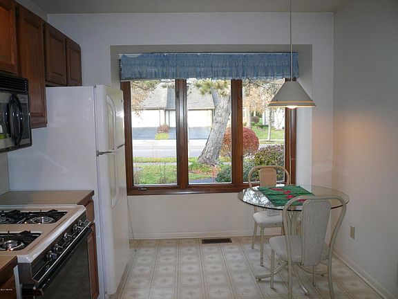 2nd image of 2846 Mulford Dr SE