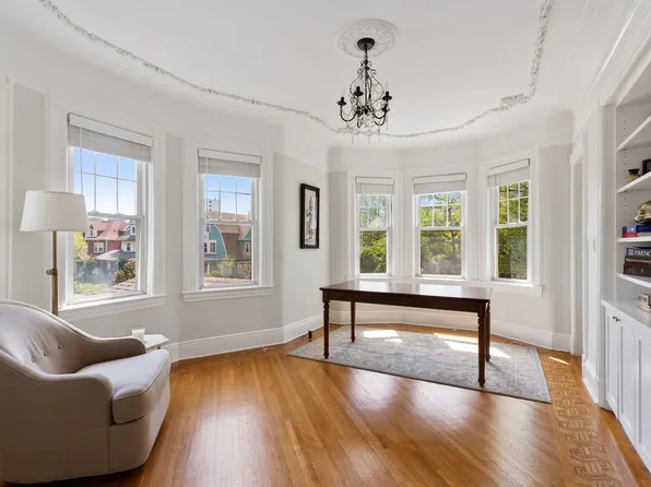 685 East 22nd Street image 21 of 38