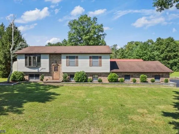 10 Fitzer Rd, Kingwood Twp., NJ 08825