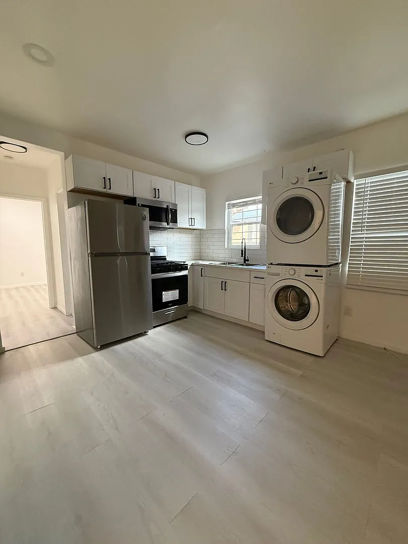 3215 W 18th St — Photo 1