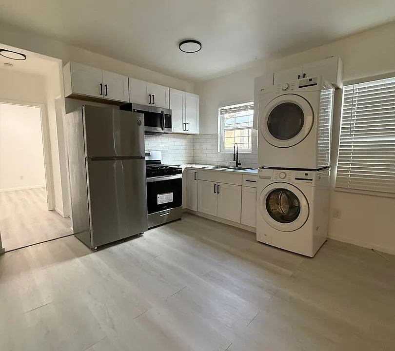 3215 W 18th St