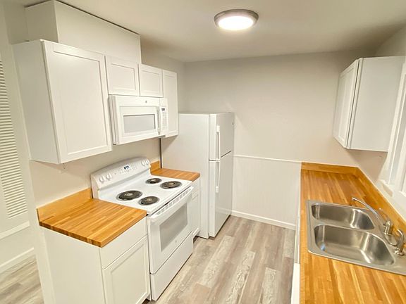 3rd image of 6445 Julia Dr