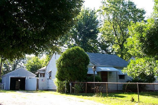 1st image of 2041 N Winfield Ave
