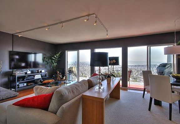 579 burnett lr
