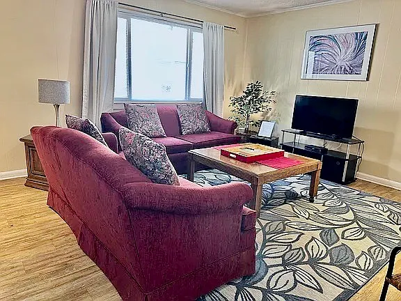 1 bed, 850 sqft, $1,700 — Photo 2