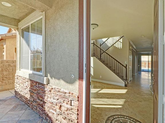 4th image of 10168 Hannah Ave