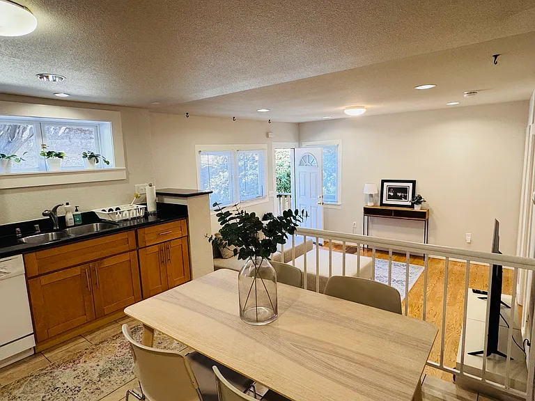 206 Sunnyside Ave #A — Photo 9