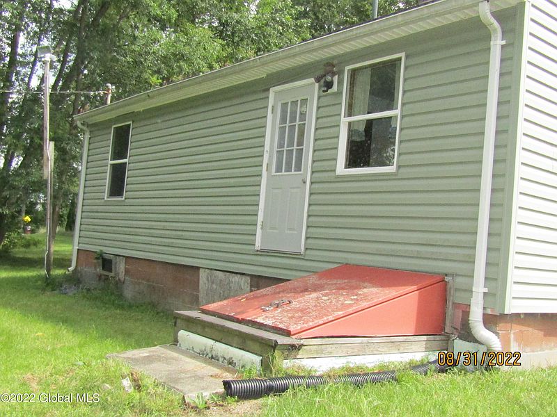 5th image of 183 River Road