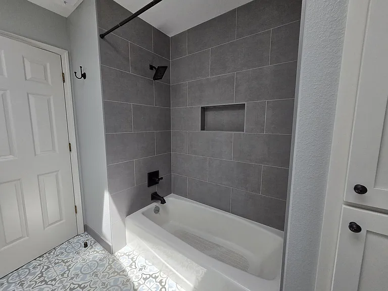 1702 NW Gregory Dr — Photo 14