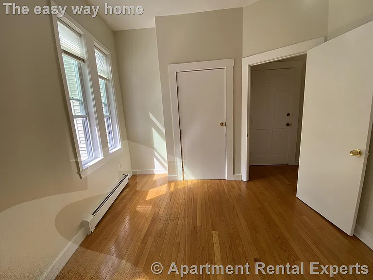 1210 Cambridge St — Photo 3