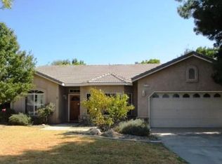 1118 E Cinnamon Dr, Lemoore, CA 93245