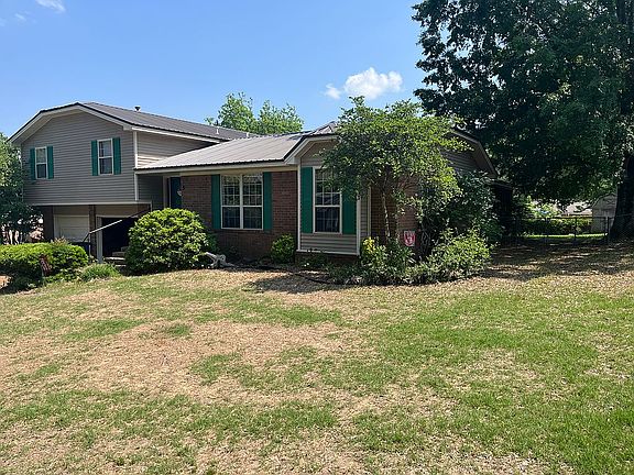 3rd image of 5 Blue Ridge Dr