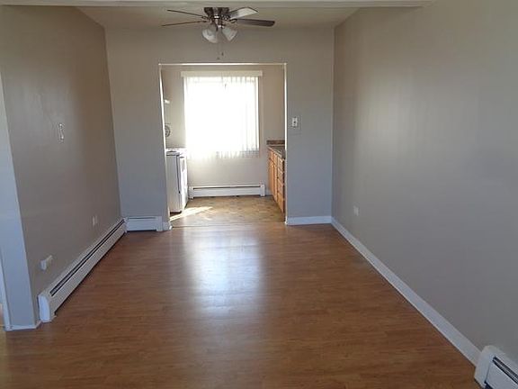 3rd image of 5720 W 95th St APT 7