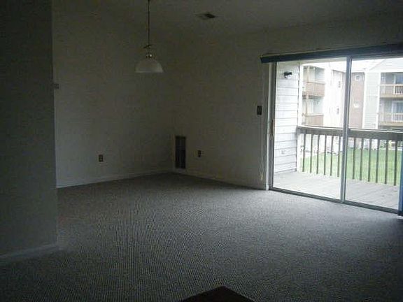 4th image of 110 Water Fountain Way Unit 303