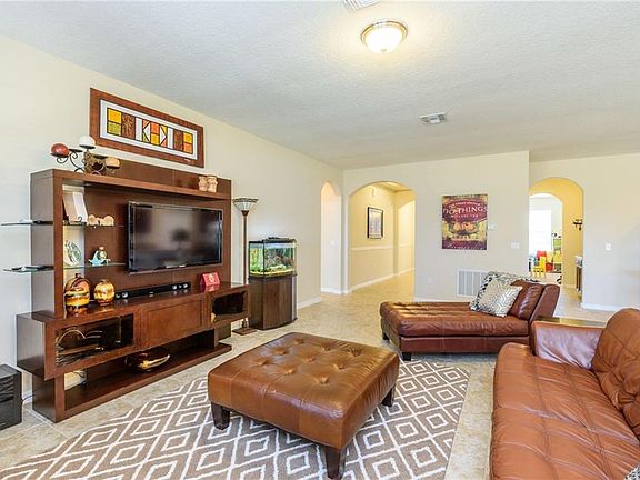 5th image of 1070 Rock Creek St