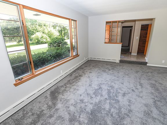 3rd image of 619 Oakley Ave