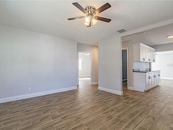 4th image of 3001 21st Ave S