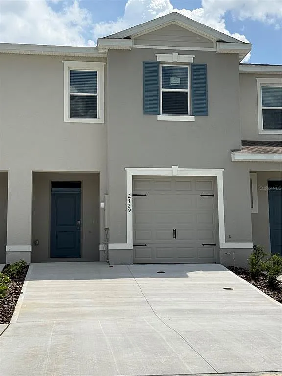 3 bed, 2.5 bath, 1673 sqft, $1,950 — Photo 1