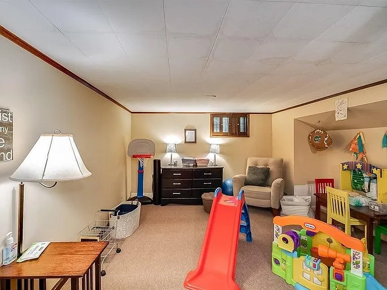 217 Romany Rd — Photo 11