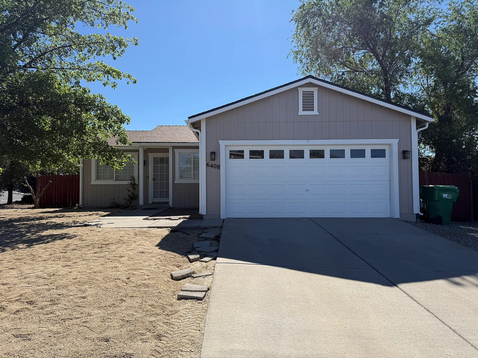 3 bed, 1144 sqft, $2,350 — Photo 1