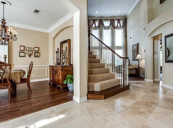 2nd image of 1701 Winding Hollow Ln