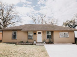 712 S 9th St, Nederland, TX 77627