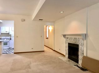 1739 W Nelson St #1, Chicago, IL 60657