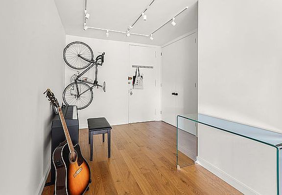 4th image of 330 E 33rd St APT 6P