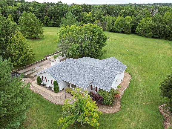 3rd image of 315 Weston Dr