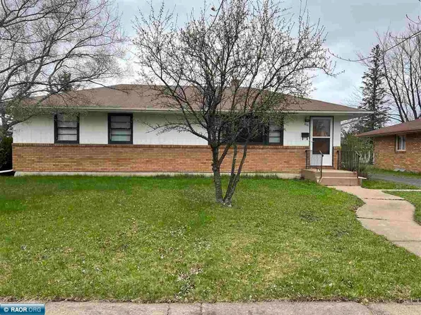 305 E 32nd St, Hibbing, MN 55746