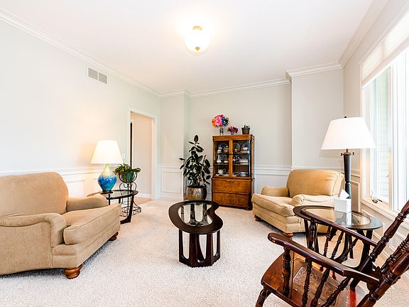5th image of 2395 Perry Dr