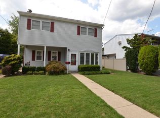 1760 Park Ave, Merrick, NY 11566