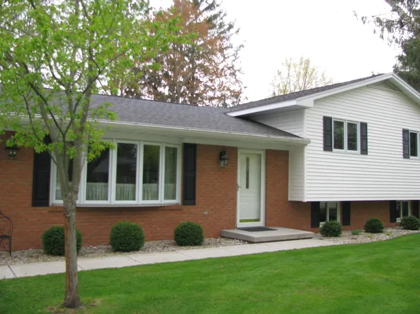 316 Orchard Ave, Clare, MI 48617