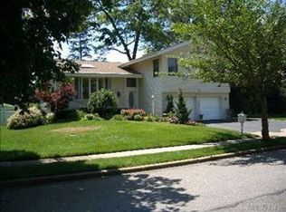 142 Maytime Dr, Jericho, NY 11753